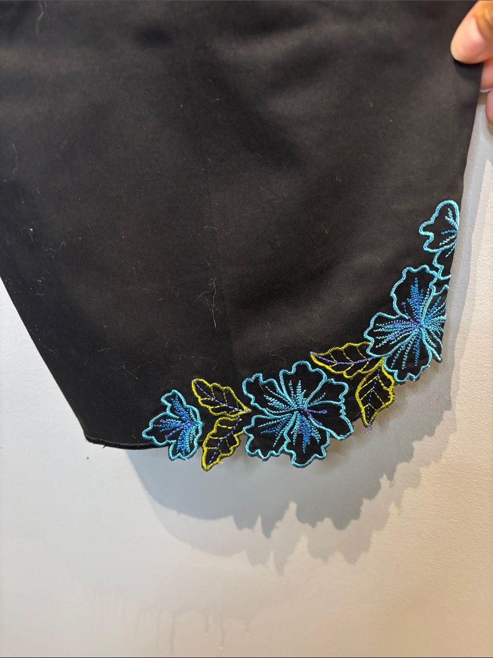 Ruby Rd Floral Embroidered Cotton Capris - Picture 5 of 7